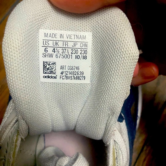 Shoes size 6 - Picture 3 of 3